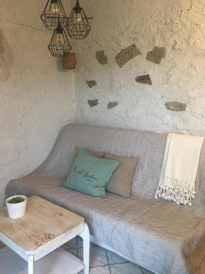 Gîte Au petit bonheur Chateldon Extérieur photo