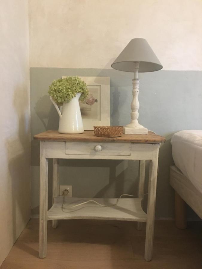 Gîte Au petit bonheur Chateldon Extérieur photo