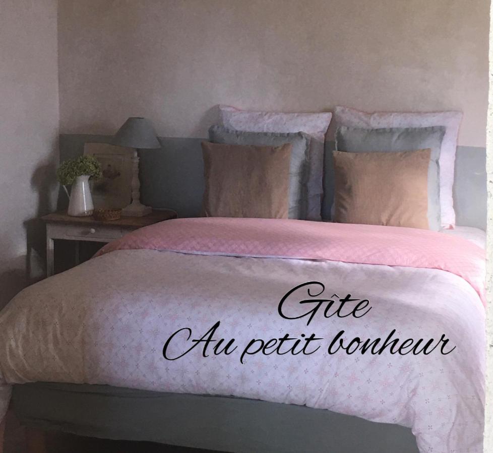 Gîte Au petit bonheur Chateldon Extérieur photo