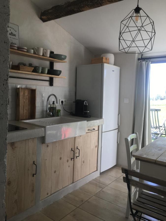 Gîte Au petit bonheur Chateldon Extérieur photo